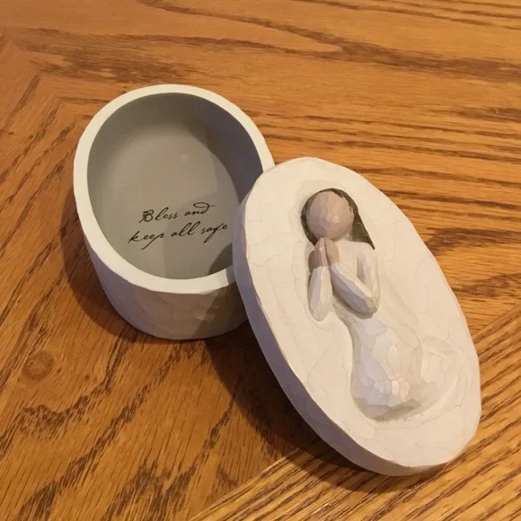 Willow Tree “Angel of Prayer” Prayer/Keepsake Box - Picture 10 of 10